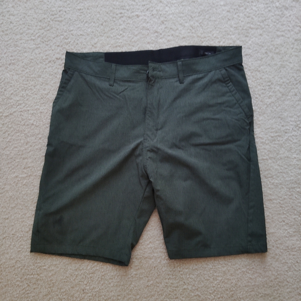 Kenneth Cole • Men's Green Shorts